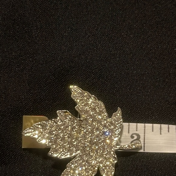 Leaf shaped brooch - Picture 5 of 5